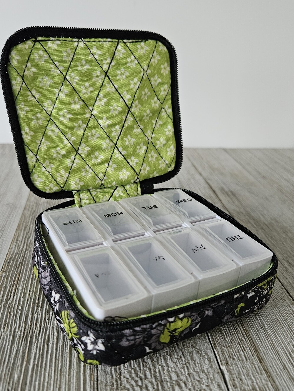 4"L x 3.25"W x 1.5"H Black Green Floral Zippered Cotton Pill Box Case with 8 Day